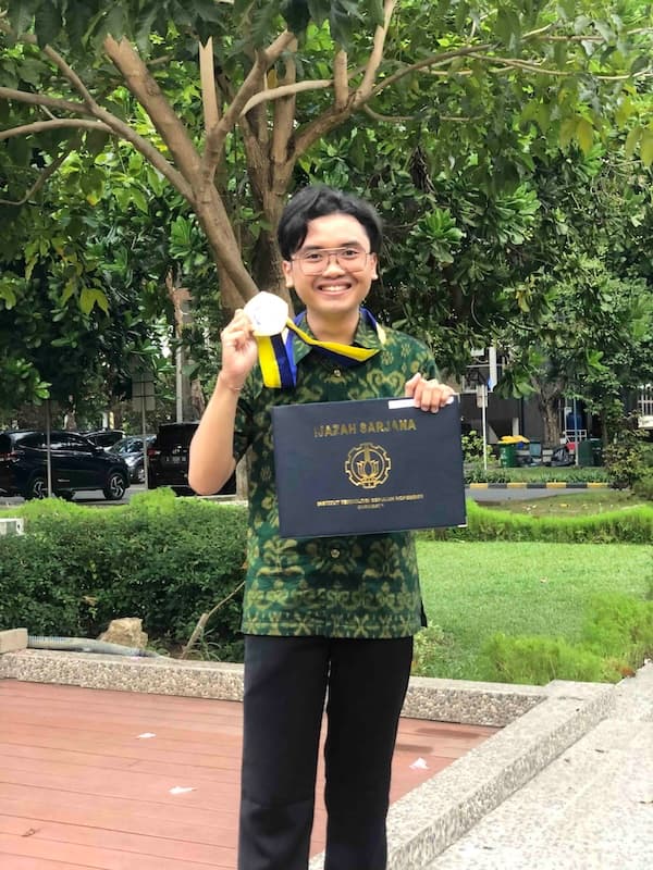 Graduated S.Kom.